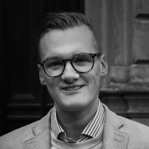 emil ulrik friis sort hvid 300x300